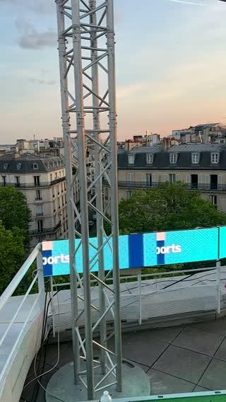 Rooftop Decoration Setup - Tournage événementiel urbain