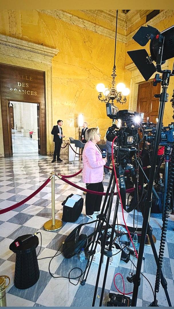 突发新闻直播:议会直播 - LiveU